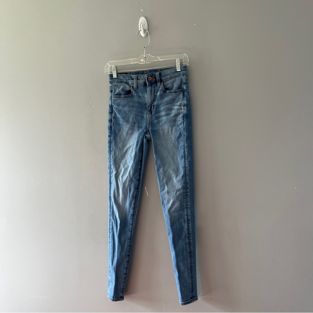 American Eagle Super High Rise Jegging Medium Wash Denim Womens Size 2